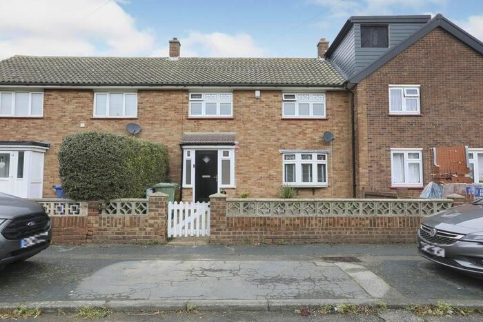 3 Bedroom Property To Rent In Wokindon Road, Grays, RM16