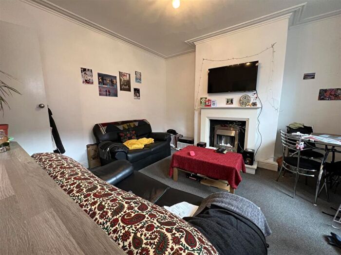 2 Bedroom Terraced House To Rent In Harold View, Hyde Park, Leeds, LS6