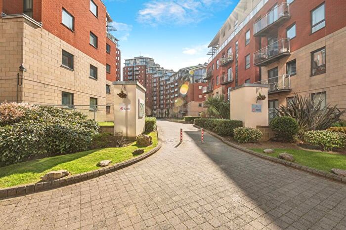 2 Bedroom Apartment For Sale In Gotts Road, Leeds, LS12