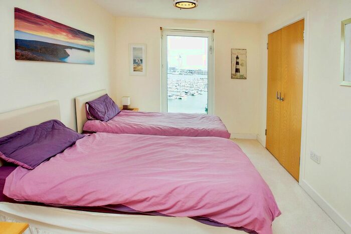 2 Bedroom Flat For Sale In Rope Quays, Gosport, PO12