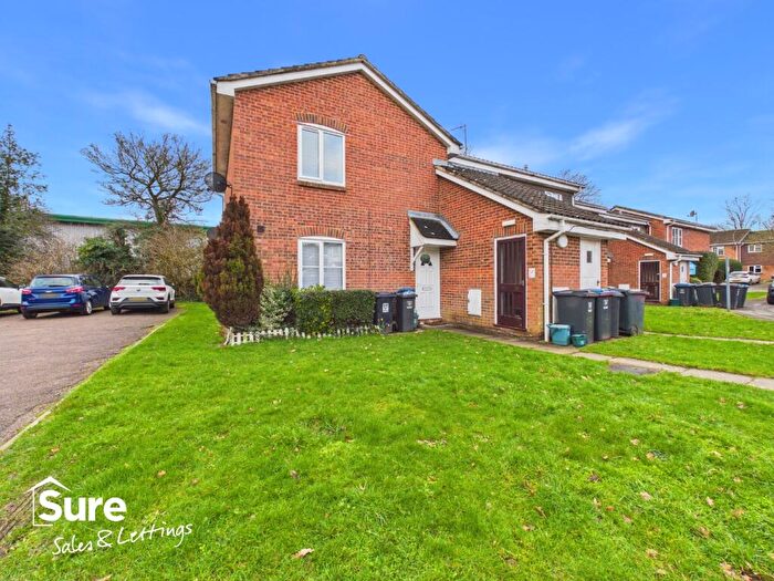 1 Bedroom Ground Maisonette For Sale In Hales Park Close, Hemel Hempstead, Hertfordshire, HP2
