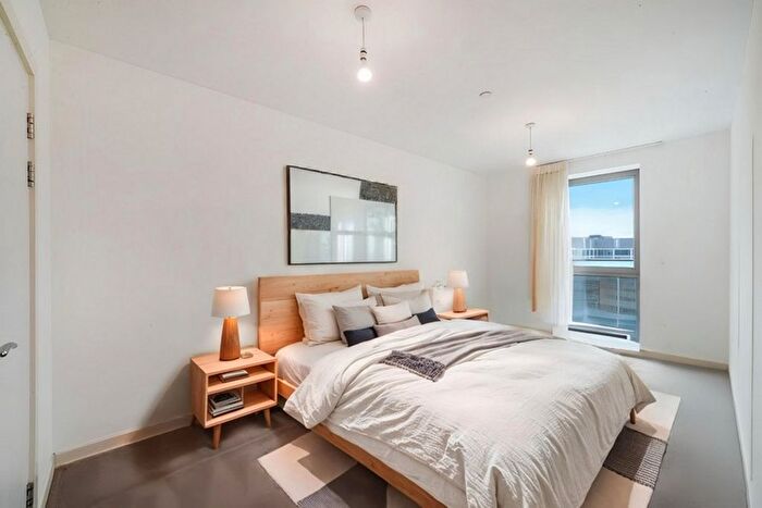 3 Bedroom Flat To Rent In Olympic Way, London, HA9
