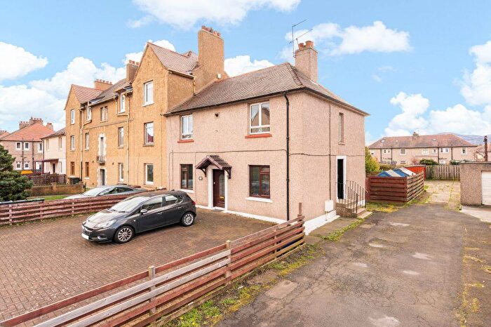 2 Bedroom Flat For Sale In Parkhead Avenue, Edinburgh, EH11