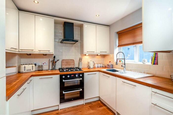 4 Bedroom Semi-Detached House To Rent In Turner Road, Buxton, SK17