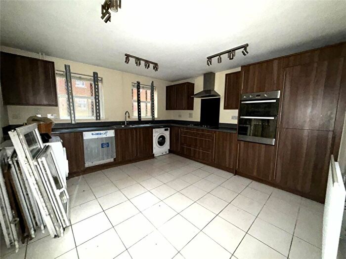 3 Bedroom End Of Terrace House For Sale In Easton Drive, Sittingbourne, Kent, ME10