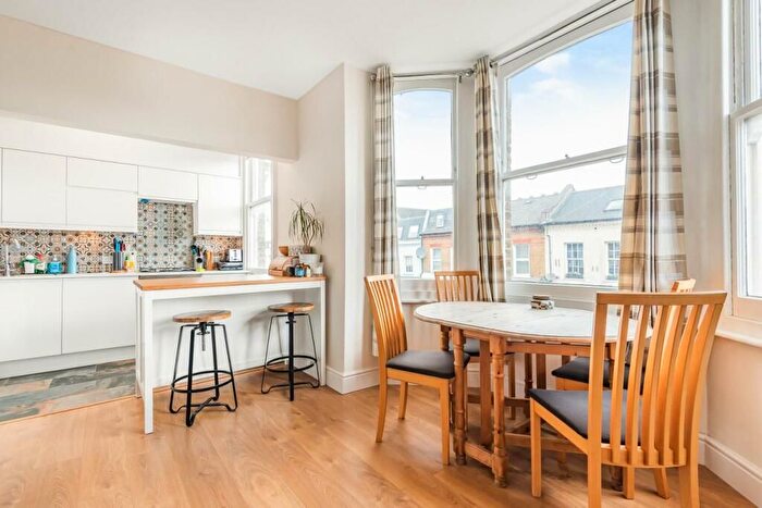 2 Bedroom Flat To Rent In Kingston Road, Wimbledon, SW19