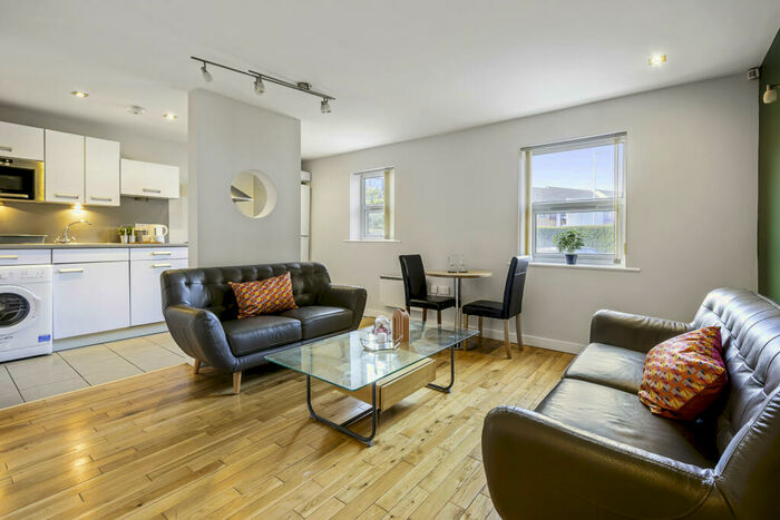 2 Bedroom House To Rent In Victoria Terrace, Leeds, LS3