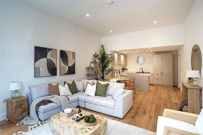 2 Bedroom Apartment For Sale In Apartment, Bay Court, - Bay Road, Clevedon, Somerset, BS21