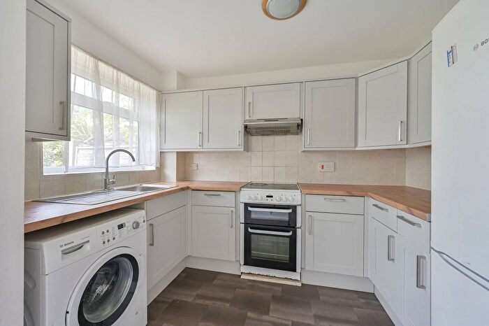 2 Bedroom Property To Rent In Morden Road, South Wimbledon, London, SW19