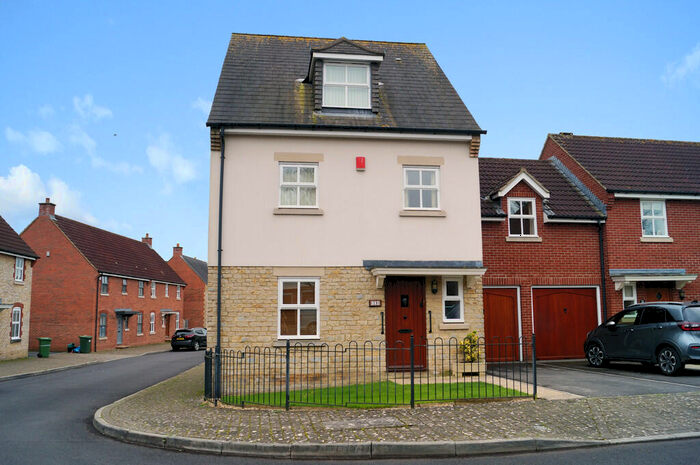 3 Bedroom Town House To Rent In Osmond Drive, Wells, BA5
