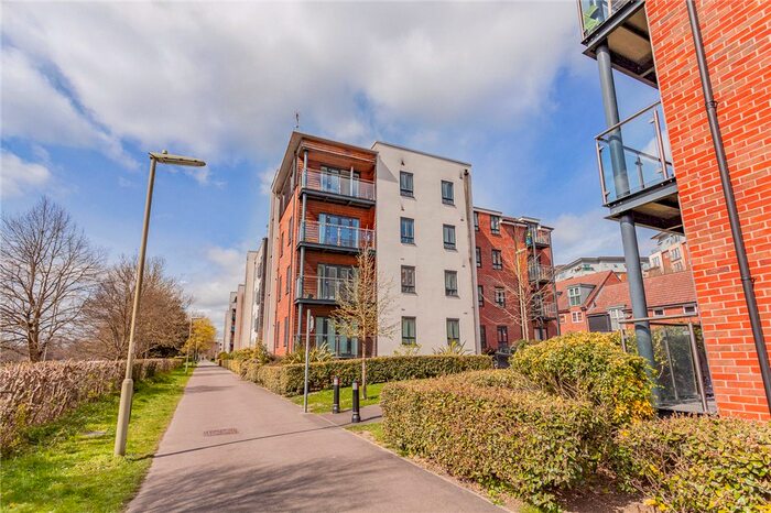 2 Bedroom Flat To Rent In Sinclair Drive, Basingstoke RG21