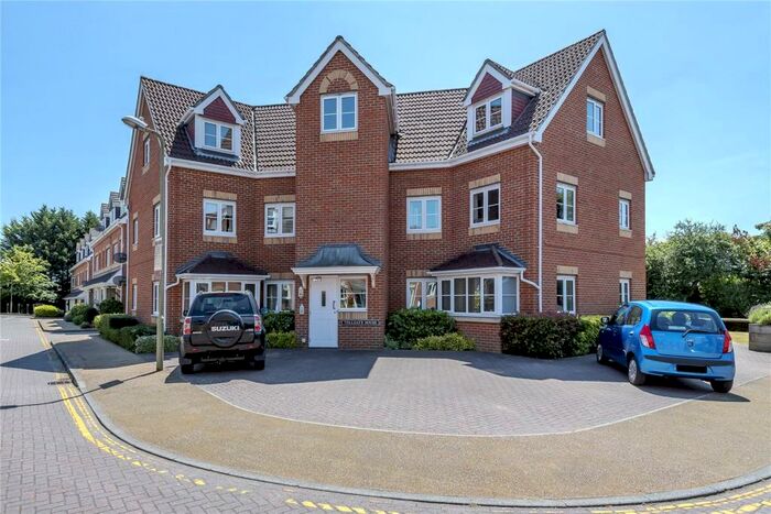 2 Bedroom Apartment To Rent In The Tollgate, Fareham, Hampshire, PO16
