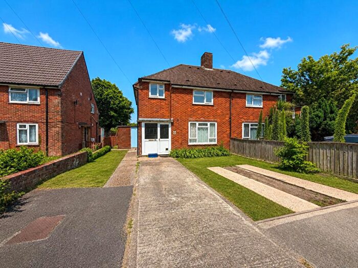 2 Bedroom Apartment For Sale In Draper Road, Christchurch, Dorset, BH23
