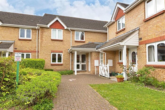 1 Bedroom Flat For Sale In The Ridings, Paddock Wood, Tonbridge, TN12