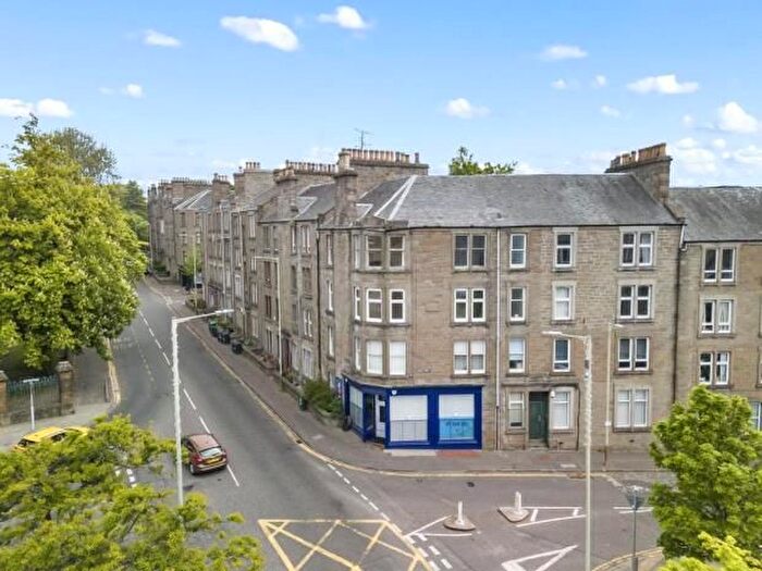 3 Bedroom Flat To Rent In Morgan Street, Stobswell, Dundee, DD4