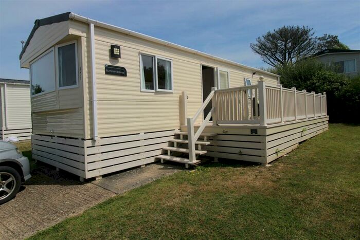 2 Bedroom Bungalow For Sale In The Lakes, Rookley, PO38