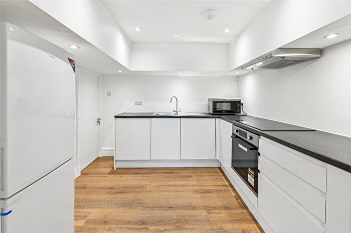 1 Bedroom Apartment To Rent In Gwynne Road, London, SW11