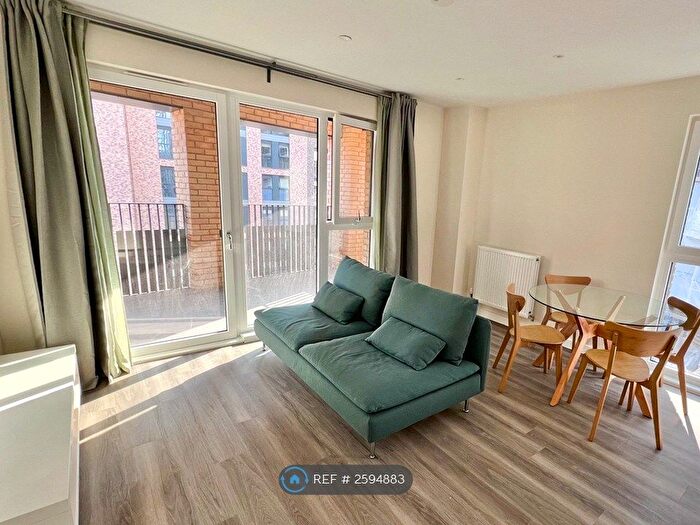 2 Bedroom Flat To Rent In Forest Road, London, E17