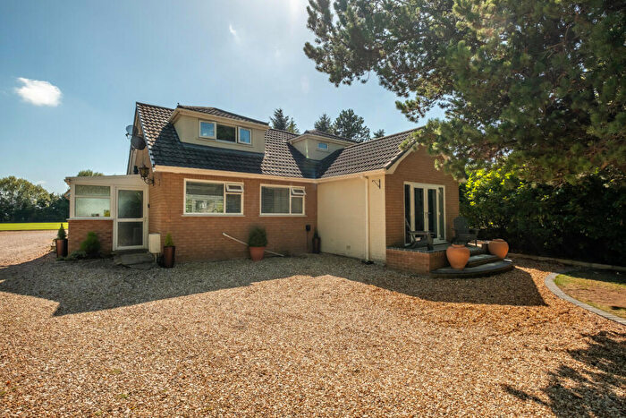 4 Bedroom Detached House For Sale In Division Lane, Blackpool, FY4