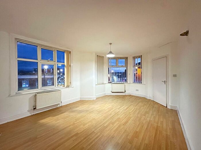 1 Bedroom Flat To Rent In Ashton Road, Denton, M34