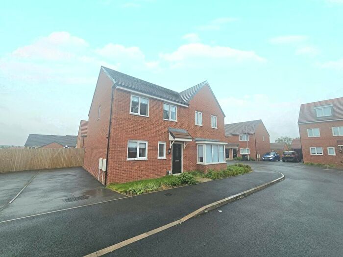 3 Bedroom Detached House To Rent In Horwood Drive, Gedling, Nottingham, Nottinghamshire, NG4