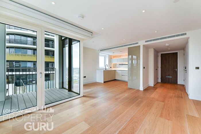 3 Bedroom Flat For Sale In Cascade Way, London, W12