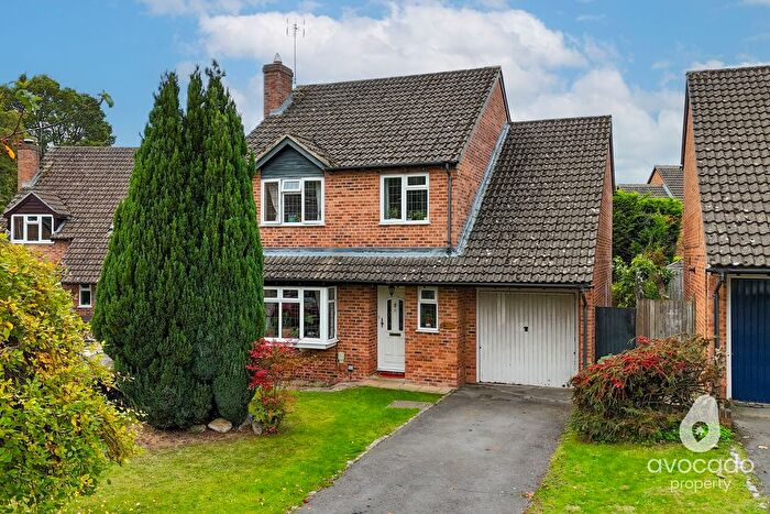 4 Bedroom Detached House For Sale In Tarragon Way, Burghfield Common, RG7