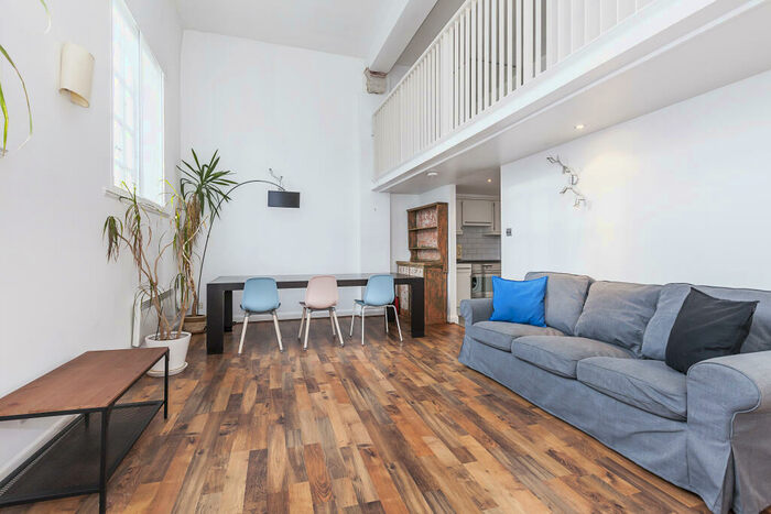 2 Bedroom Apartment To Rent In Trinity Hall, Whitechapel, E1