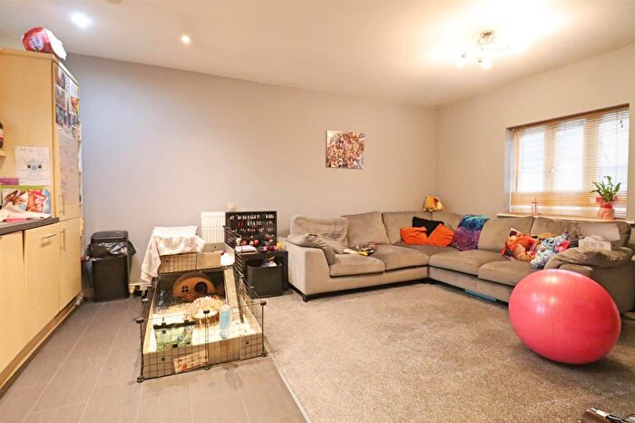 2 Bedroom Flat To Rent In Dapifer Close, Colchester, CO2
