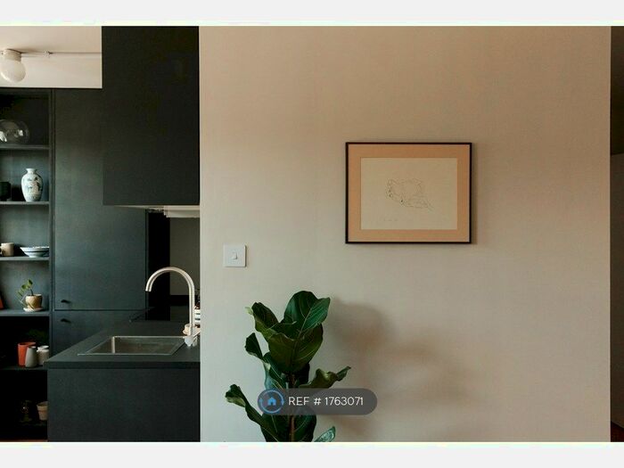 2 Bedroom Flat To Rent In Clarkson House, Bath, BA1