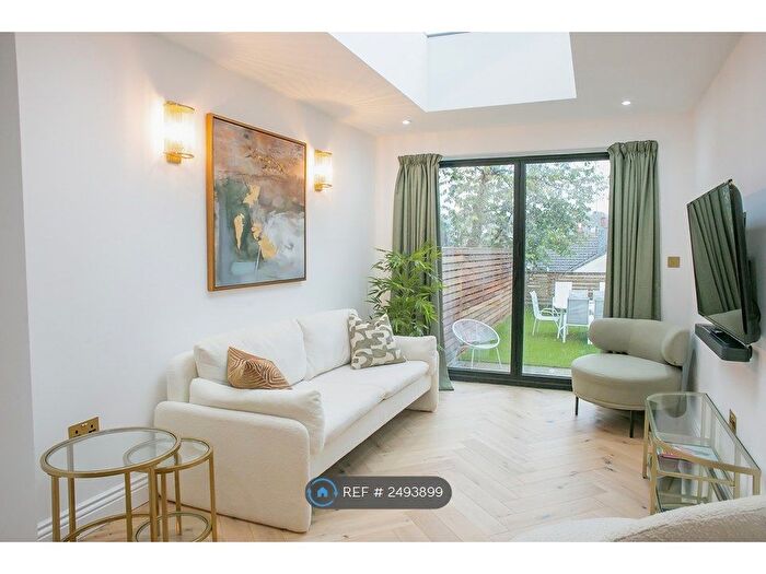 3 Bedroom Maisonette To Rent In Preston Drove, Brighton, BN1