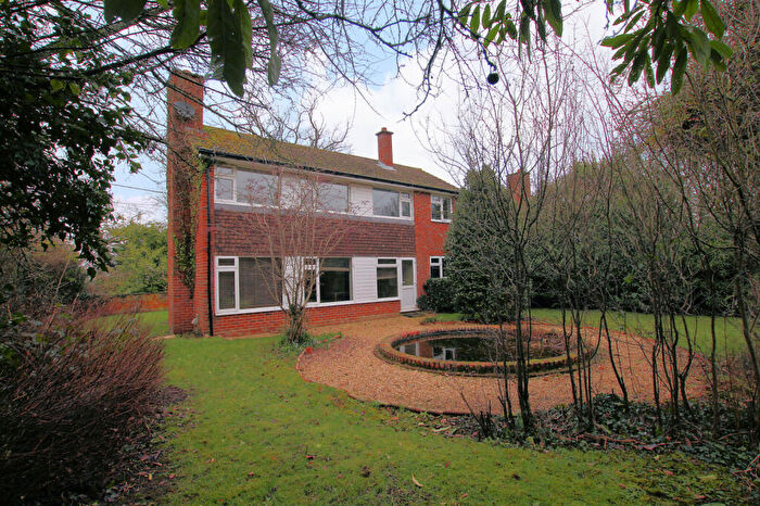 4 Bedroom Detached House For Sale In Bowden Green, Pangbourne, Reading, Berkshire, RG8