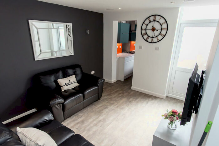 4 Bedroom House To Rent In Thornton Road, ST4