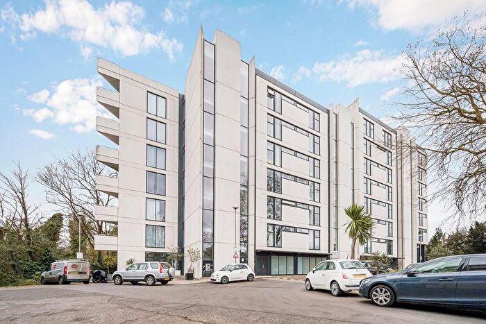 1 Bedroom Flat To Rent In Edmunds House, Colonial Drive, Chiswick, W4