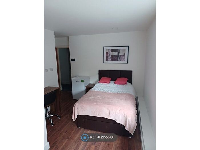 Studio To Rent In The Midway, Newcastle-Under-Lyme, ST5