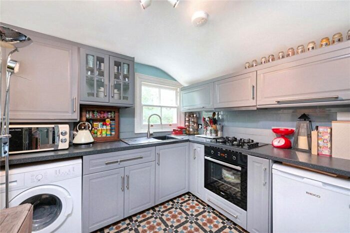 2 Bedroom Apartment To Rent In Casella Road, London, SE14