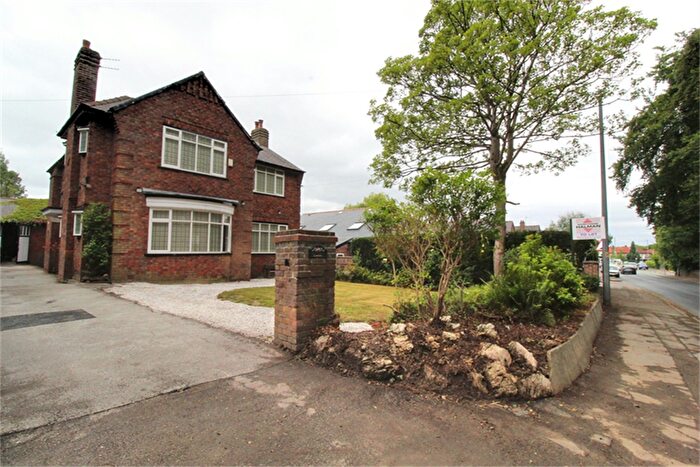 4 Bedroom Detached House To Rent In Mauldeth Road, Stockport, SK4