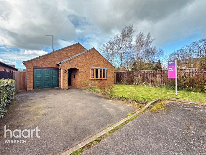 3 Bedroom Detached Bungalow For Sale In Ingham Hall Gardens, Parson Drove, PE13