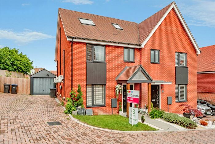 3 Bedroom Semi-Detached House For Sale In Butlers Way, East Grinstead, RH19