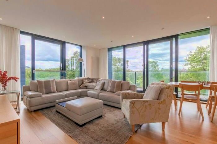 2 Bedroom Flat To Rent In Simpson Loan, Quartermile, EH3