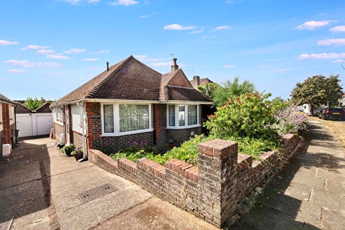 3 Bedroom Detached Bungalow For Sale In Meadway Crescent, Hove, Brighton & Hove, BN3