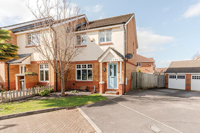 3 Bedroom End Of Terrace House For Sale In Denton Patch, Bristol, BS16