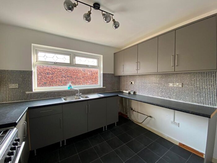 3 Bedroom Bungalow For Sale In Belmont Avenue, Low Moor, Bradford, BD12