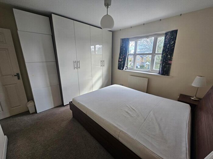 2 Bedroom Semi-Detached House For Sale In Sefton Avenue, Mill Hill, NW7