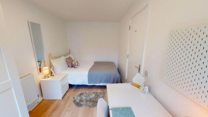 5 Bedroom House To Rent In Lebanon Close, EX4
