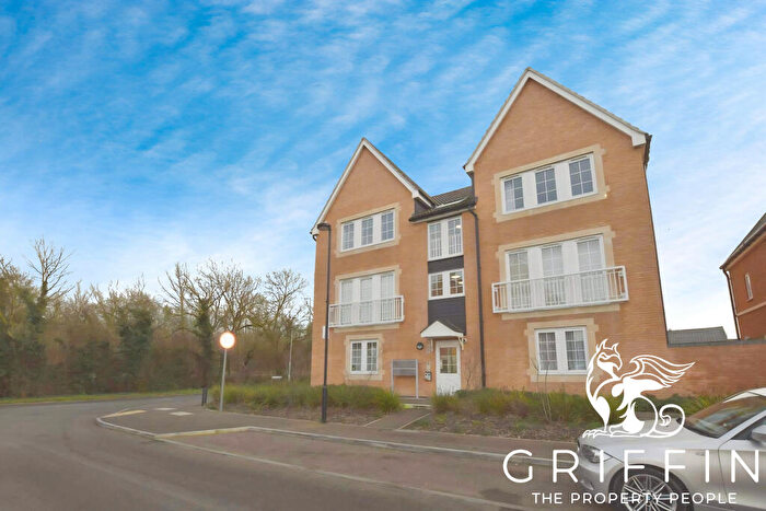 2 Bedroom Flat To Rent In Britten Avenue, Basildon, SS14