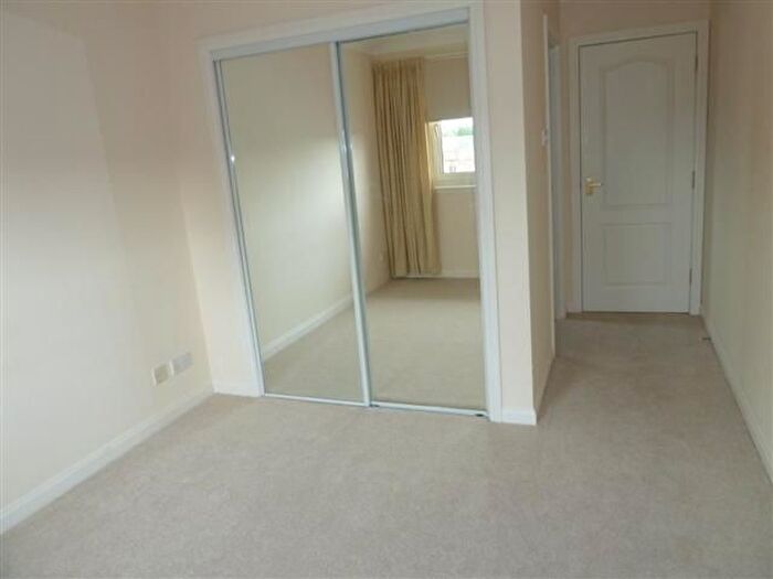 2 Bedroom Flat For Sale In Motherwell, North Lanarkshire, ML1