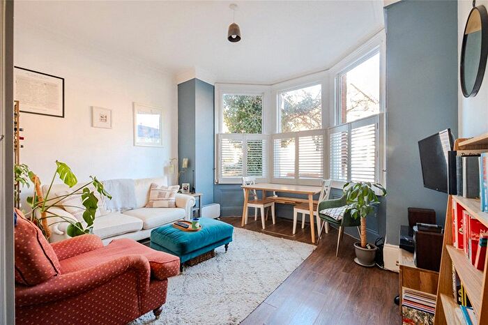 1 Bedroom Flat To Rent In Pinfold Road, London, SW16