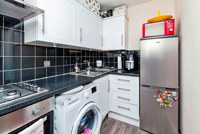 1 Bedroom Flat To Rent In Victoria Road, Slough, SL2