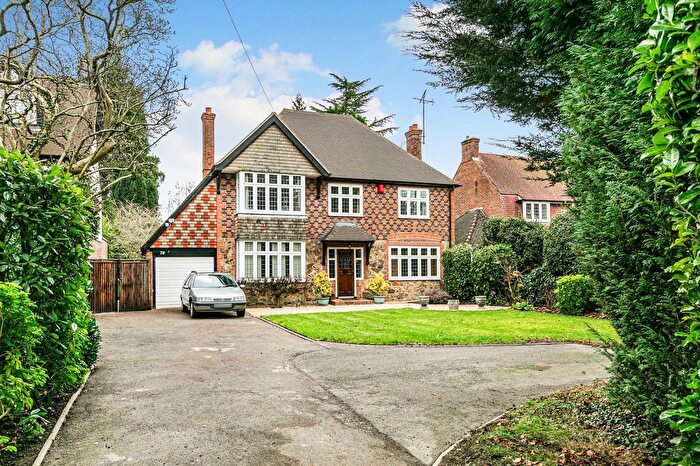 4 Bedroom Detached House For Sale In Guildford Road, Horsham, West Sussex, RH12